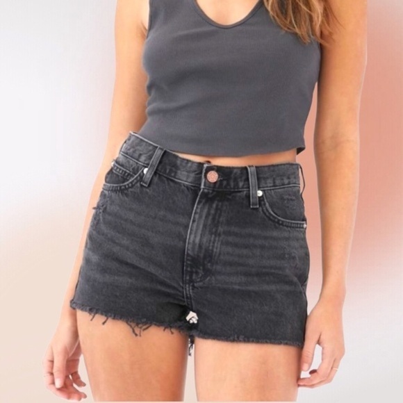 BDG Girlfriend High Rise Black Raw Edge Distressed Denim Jean Shorts Size 30 - Picture 3 of 13